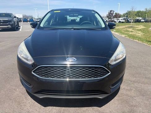 Used 2017 Ford Focus SE FWD image 3