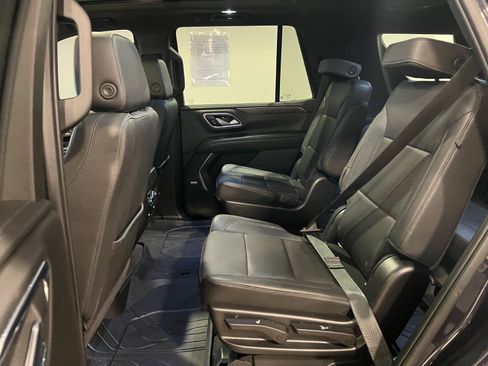 Used 2022 Chevrolet Tahoe Z71 w/ Luxury Package AWD/4WD image 27