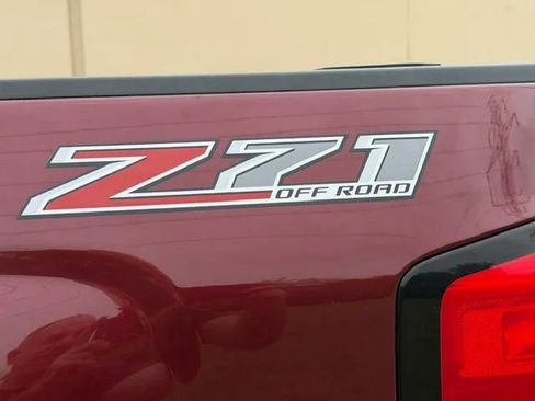 Used 2017 Chevrolet Silverado 1500 LT w/ All Star Edition AWD/4WD image 38