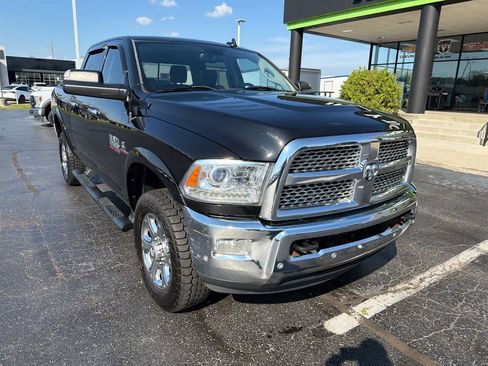 Used 2017 RAM 2500 Laramie AWD/4WD image 2