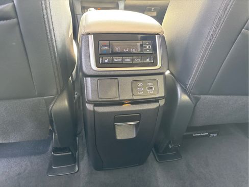 Used 2025 Subaru Ascent Limited AWD/4WD image 28