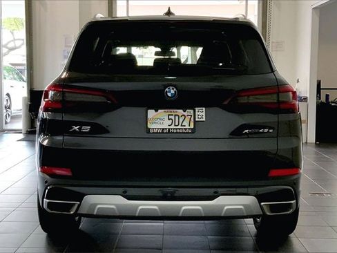 Certified 2023 BMW X5 xDrive45e w/ Luxury Seating Package image 4