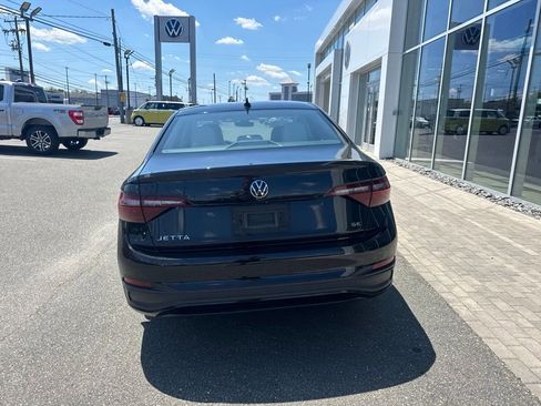 Used 2024 Volkswagen Jetta SE FWD image 4