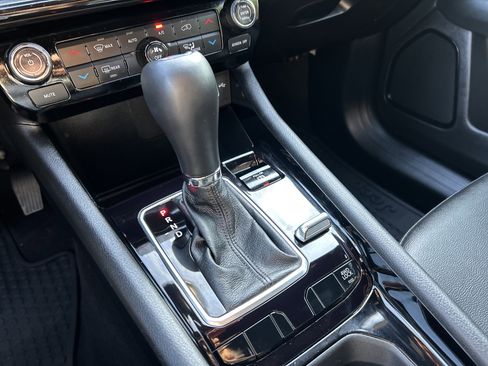 Used 2024 Jeep Compass Latitude w/ Convenience Group image 44