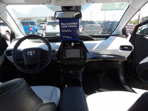 Used 2022 Toyota Prius XLE FWD image 20