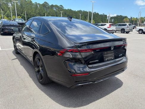Used 2024 Honda Accord Sport image 3
