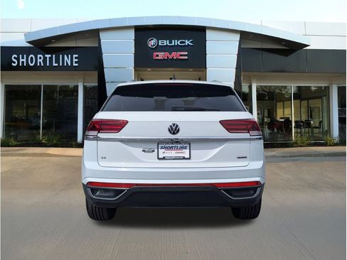 Used 2023 Volkswagen Atlas Cross Sport SE w/ Panoramic Sunroof Package AWD/4WD image 4