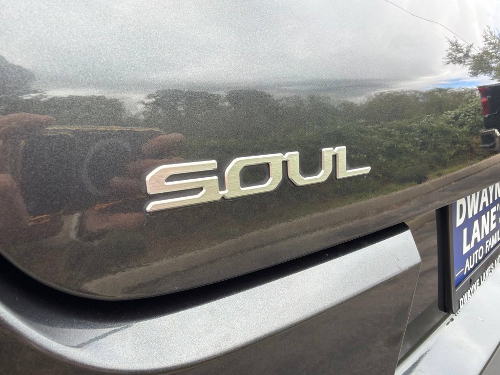 Used 2023 Kia Soul LX FWD image 28