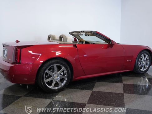 Used 2005 Cadillac XLR image 13