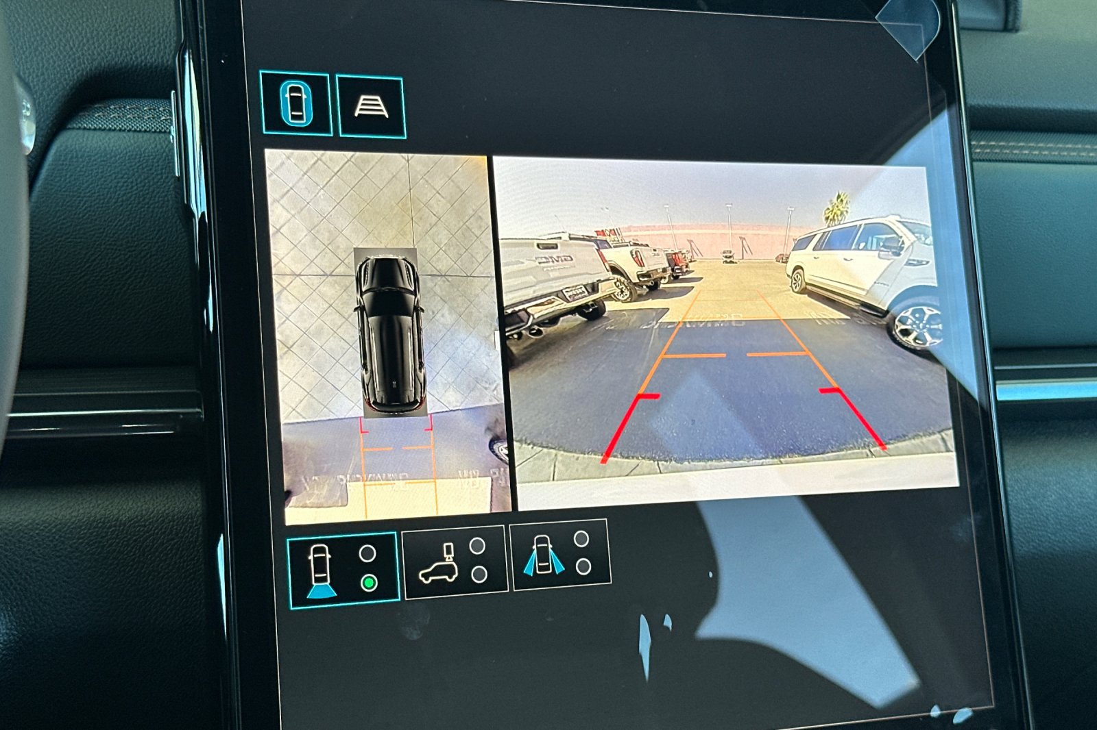 New 2026 GMC Terrain AT4 w/ Technology Package II AWD/4WD image 21