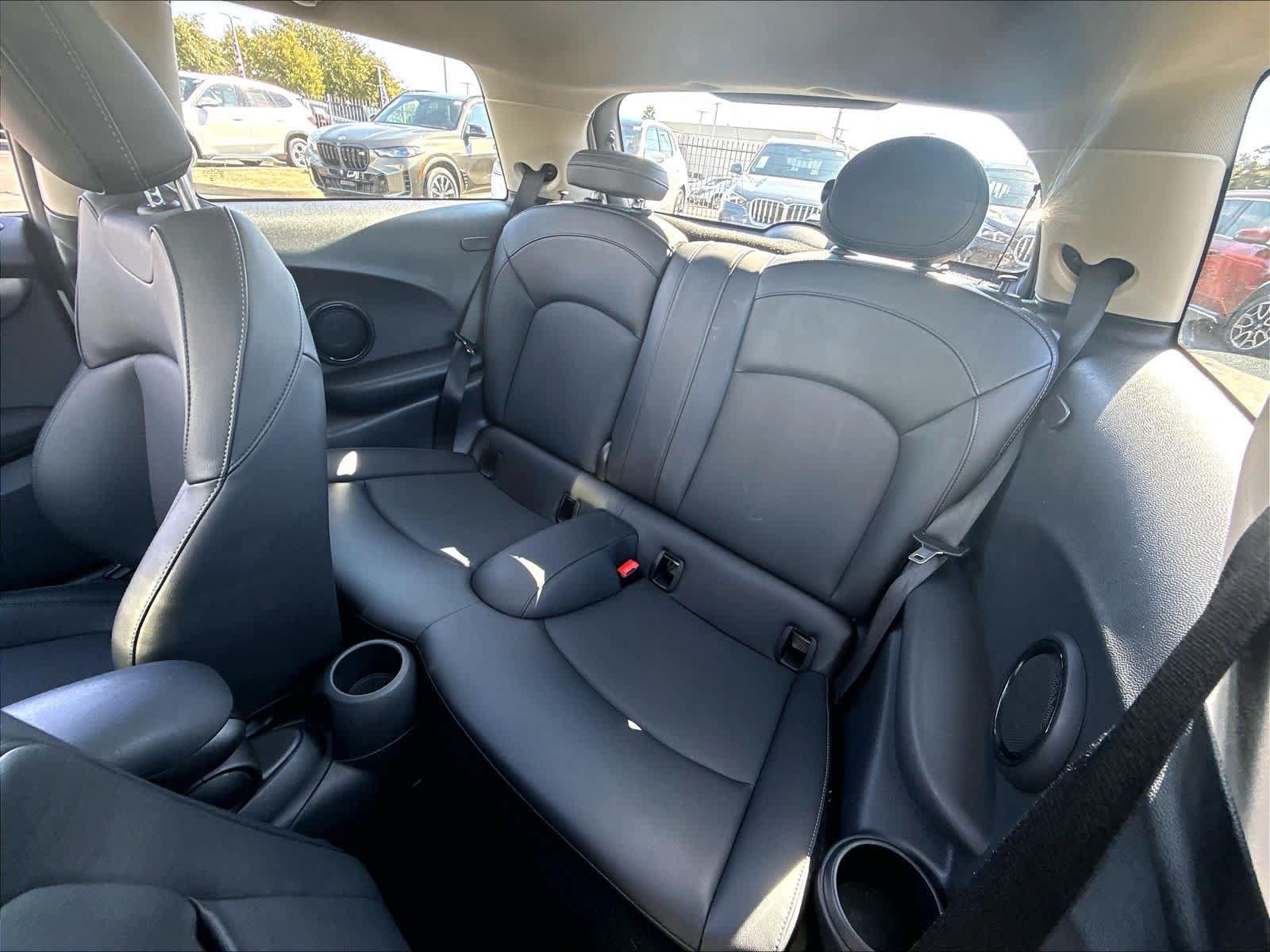 Used 2024 MINI Cooper 2-Door Hardtop FWD image 21