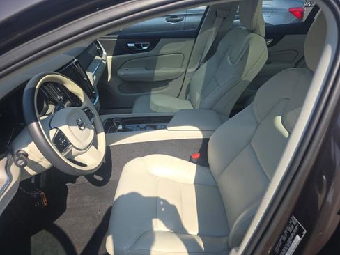 Used 2023 Volvo S60 B5 Plus image 3