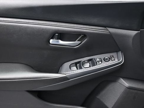 Used 2024 Nissan Sentra SV FWD image 12