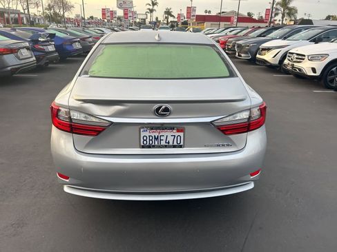 Used 2016 Lexus ES 300h image 5