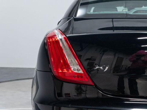 Used 2013 Jaguar XJ AWD image 53