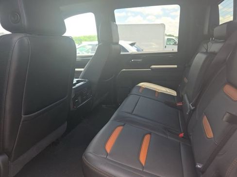 Used 2025 GMC Sierra 2500 AT4 w/ AT4 Premium Plus Package AWD/4WD image 13