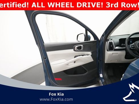 Certified 2024 Kia Sorento S w/ Panoramic Sunroof Package image 28