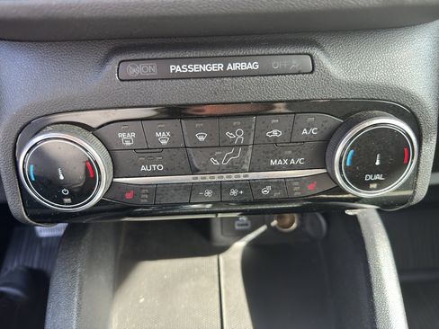 Used 2022 Ford Escape SE w/ SE Sport Appearance Package image 14