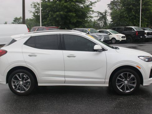 Used 2022 Buick Encore GX Essence w/ Advanced Technology Package FWD image 8