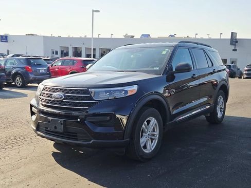 Used 2024 Ford Explorer XLT AWD/4WD image 4
