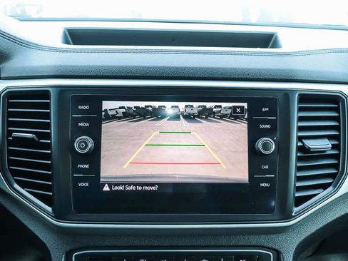 Used 2021 Volkswagen Atlas Cross Sport SE w/ Panoramic Sunroof Package image 25