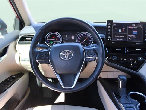 Used 2024 Toyota Camry XLE image 16