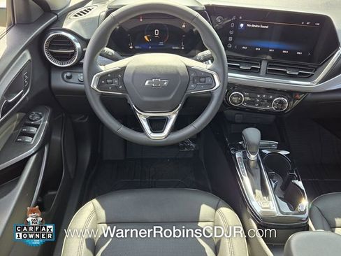 Used 2025 Chevrolet Trax ACTIV w/ Driver Confidence Package image 7