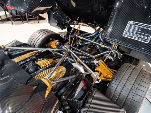 Used 2017 Pagani Huayra image 45