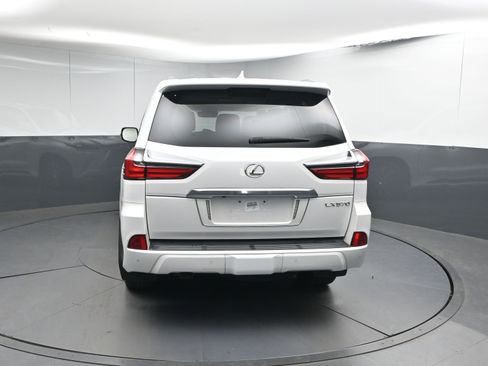 Used 2019 Lexus LX 570 4WD image 28