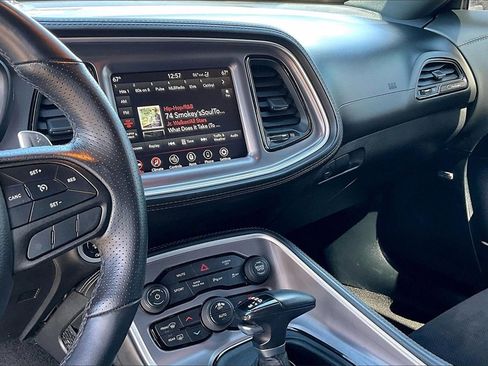 Used 2022 Dodge Challenger R/T w/ Plus Package image 7