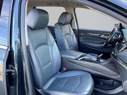 Used 2020 Buick Enclave Essence image 7