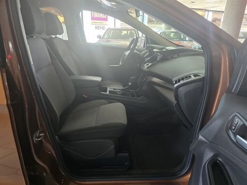Used 2017 Ford Escape SE w/ Equipment Group 201A FWD image 15