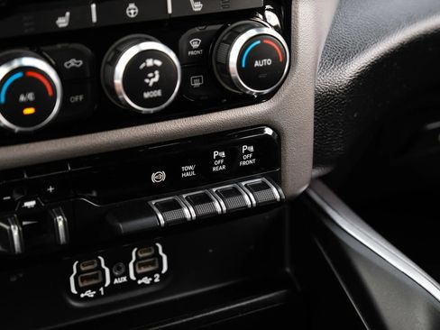 Used 2019 RAM 2500 Big Horn AWD/4WD image 32