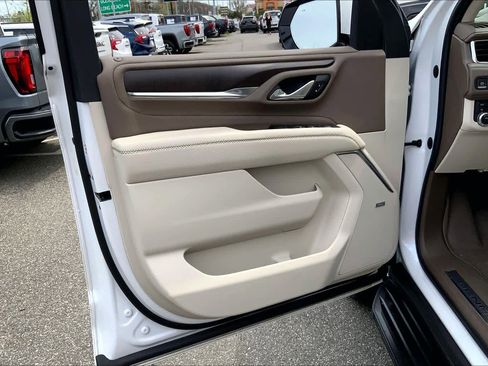 Used 2023 GMC Yukon Denali w/ LPO, Floor Liner Package AWD/4WD image 20