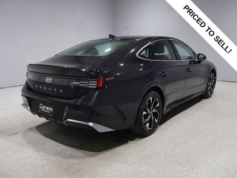 Used 2025 Hyundai Sonata SEL FWD image 2