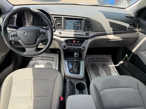 Used 2017 Hyundai Elantra SE FWD image 14
