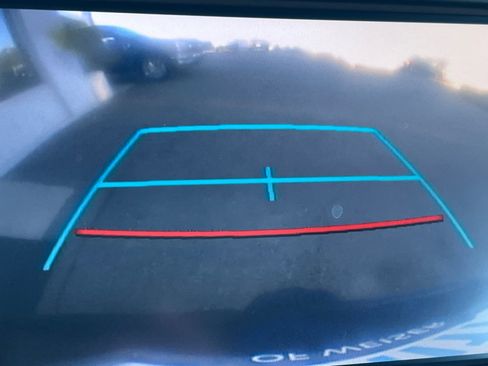 Used 2019 Toyota Highlander image 20