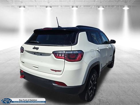 Used 2019 Jeep Compass Trailhawk AWD/4WD image 13