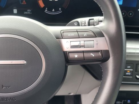 Used 2025 Hyundai Kona SEL AWD/4WD image 19