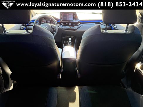 Used 2020 Toyota C-HR XLE FWD image 11