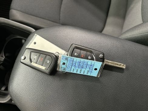 Used 2023 Toyota RAV4 LE AWD/4WD image 12