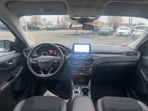 Certified 2022 Ford Escape SEL w/ SEL Stealth AWD Package image 19