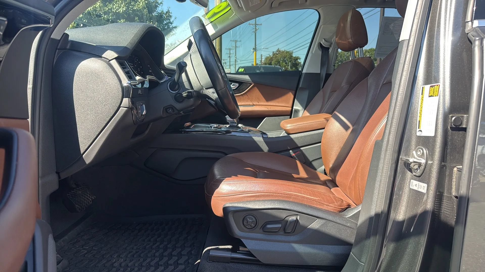 Used 2019 Audi Q7 3.0T Premium Plus w/ Premium Plus Package AWD/4WD image 16
