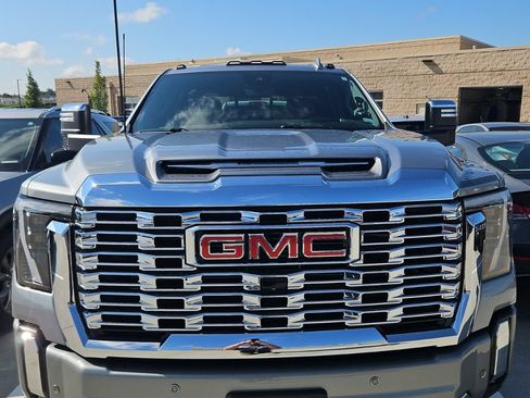 Used 2024 GMC Sierra 3500 Denali w/ Denali Reserve Package AWD/4WD image 1