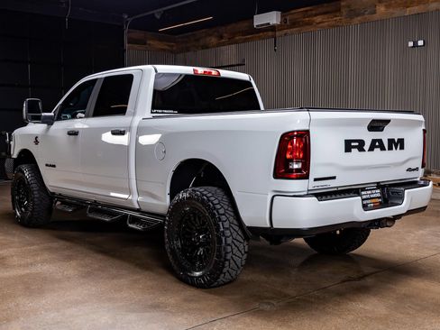 Used 2025 RAM 2500 Big Horn AWD/4WD image 7