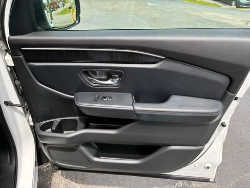 Used 2023 Honda Pilot Elite image 18