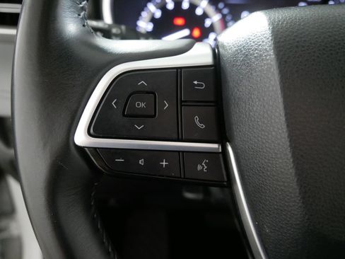 Used 2022 Toyota Highlander XLE image 27