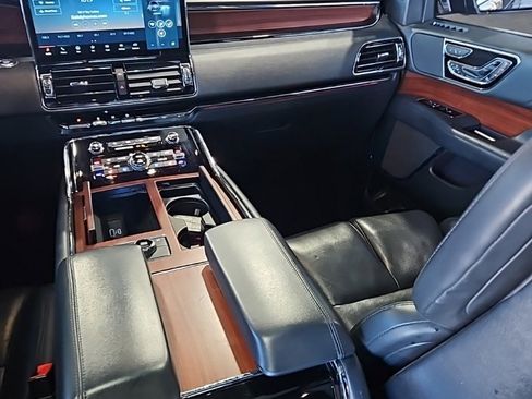 Used 2023 Lincoln Navigator Reserve image 26