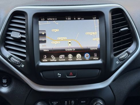 Used 2017 Jeep Cherokee Trailhawk w/ Comfort & Convenience Group image 32