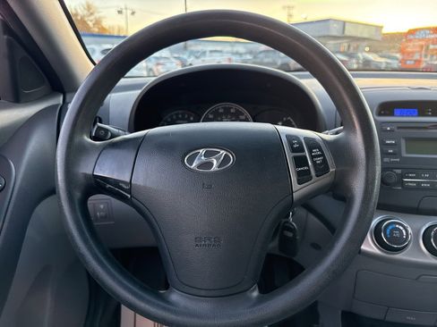 Used 2010 Hyundai Elantra GLS image 7